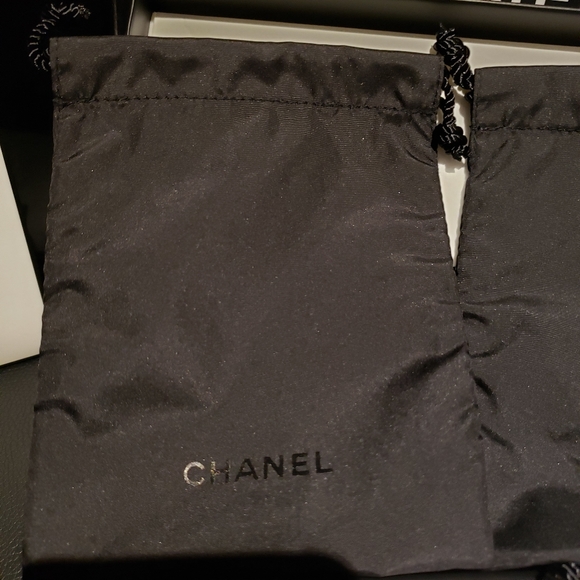 Authentic Chanel Shopping Bag, Boxes, and Sacs - Picture 6 of 8